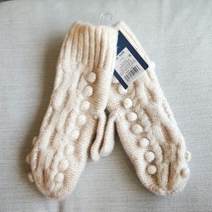 Universal Thread Cream Oatmeal Mittens